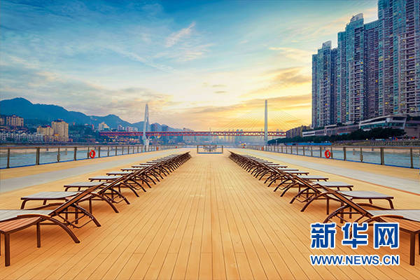 重庆：长江游轮旅行复苏 绿色游轮“世纪凯歌”号启航