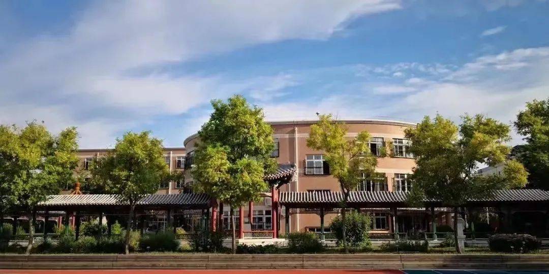 自创立至今,昆玉书院学生会已独立承担几十项高中部学科及体育活动