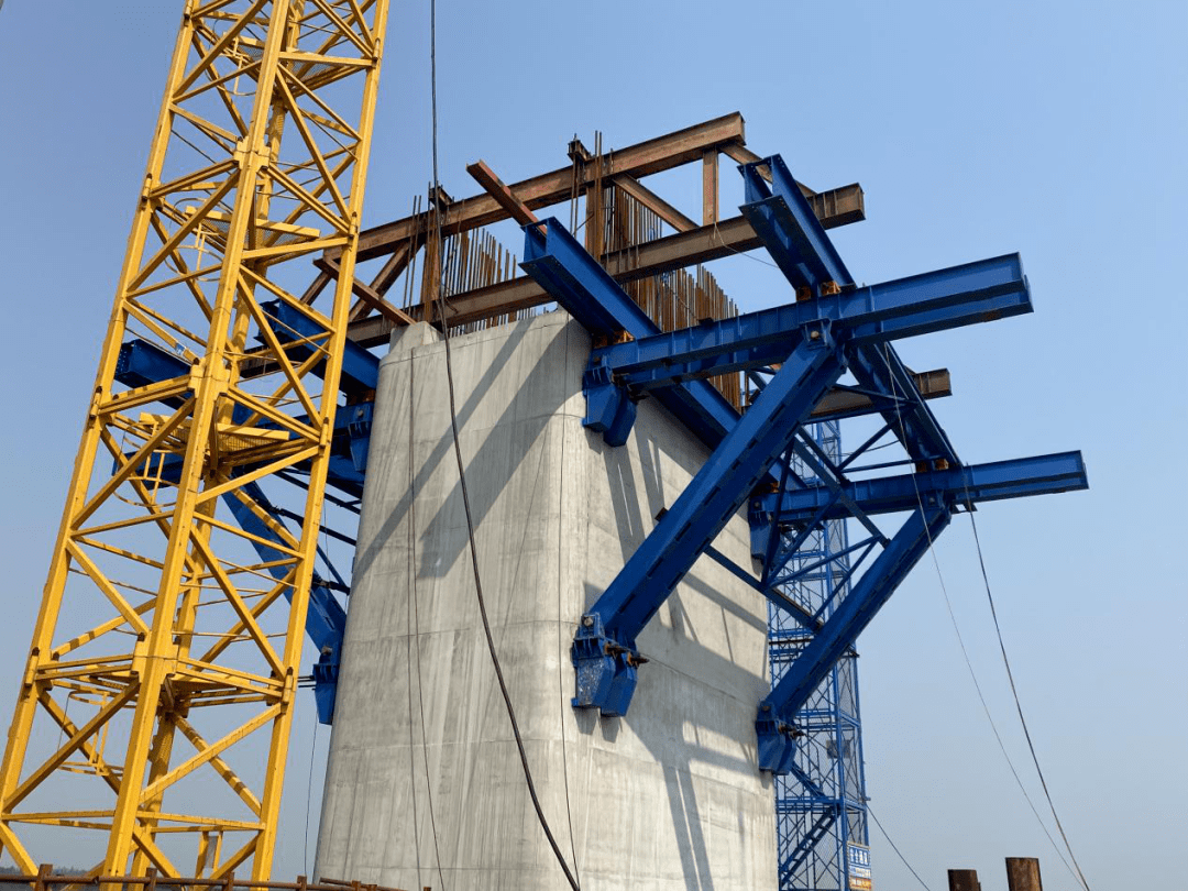 大风江大桥0号块全部浇筑完成