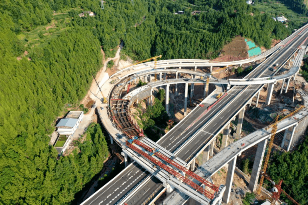 四川通江:镇广高速通江东互通预计本月底通车_防撞_王坪_施工