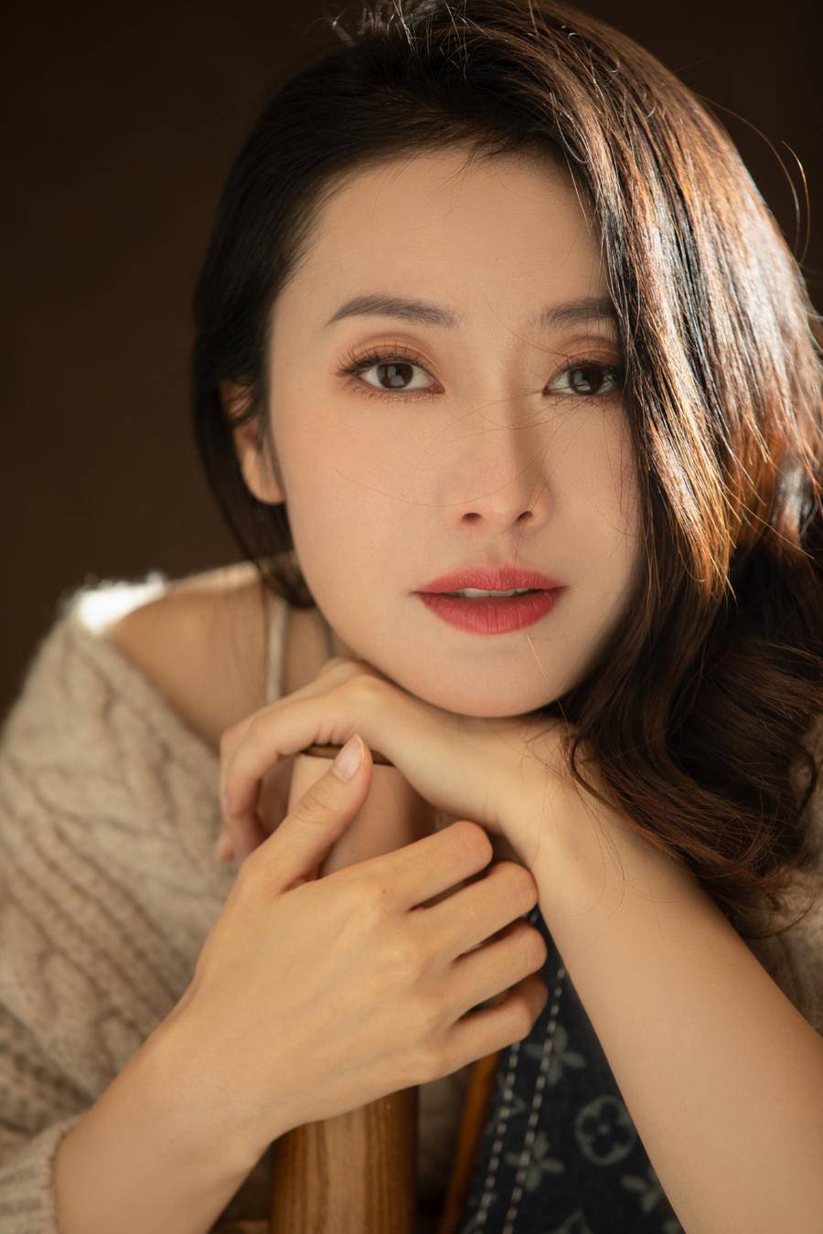 《你是我的春天》热映 杨斯突破自我还原真实抗疫者_杨珊_角色_董越