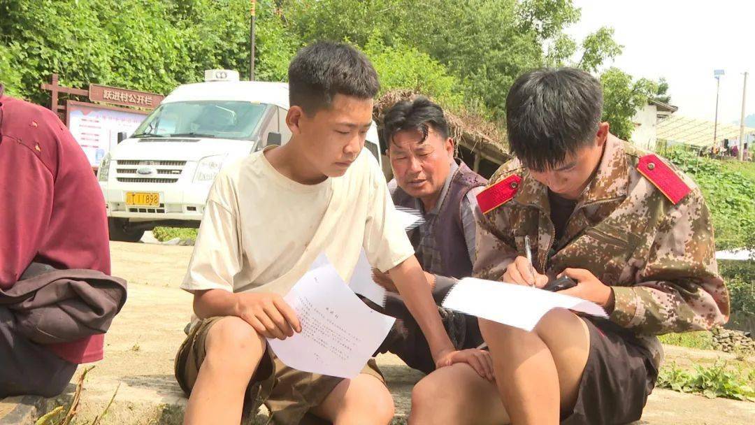 王岗坪乡跃进村2组村民 苟科富以前为了结婚彩礼就要三四十万很多人拿