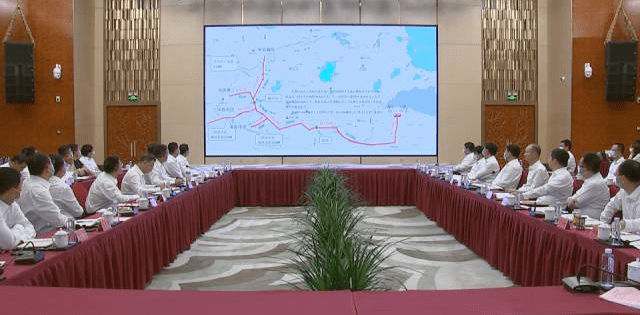 燕郊镇综治中心和燕达国际健康城金色年华健康养护中心,实地考察重点