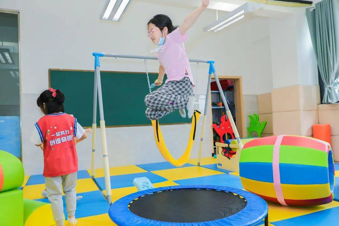 感统训练室棋艺空间手工艺坊造物车间科创空间美术绘艺室heng yi