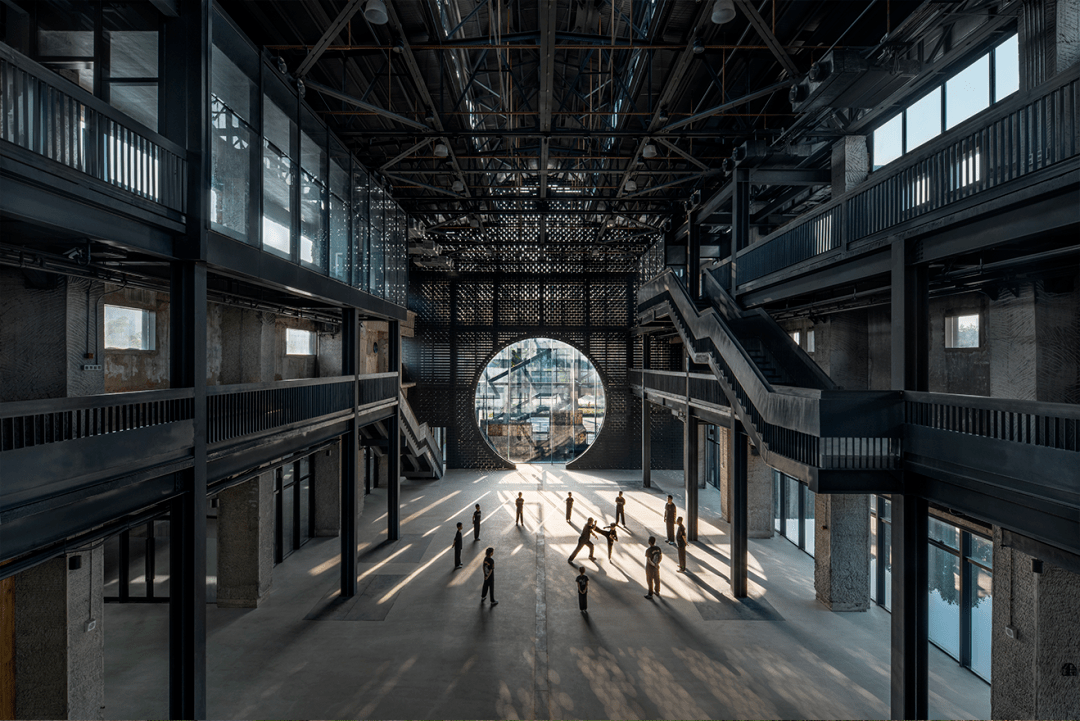 �����ǣ�΢�����У��������ġ����潨��ѧ��