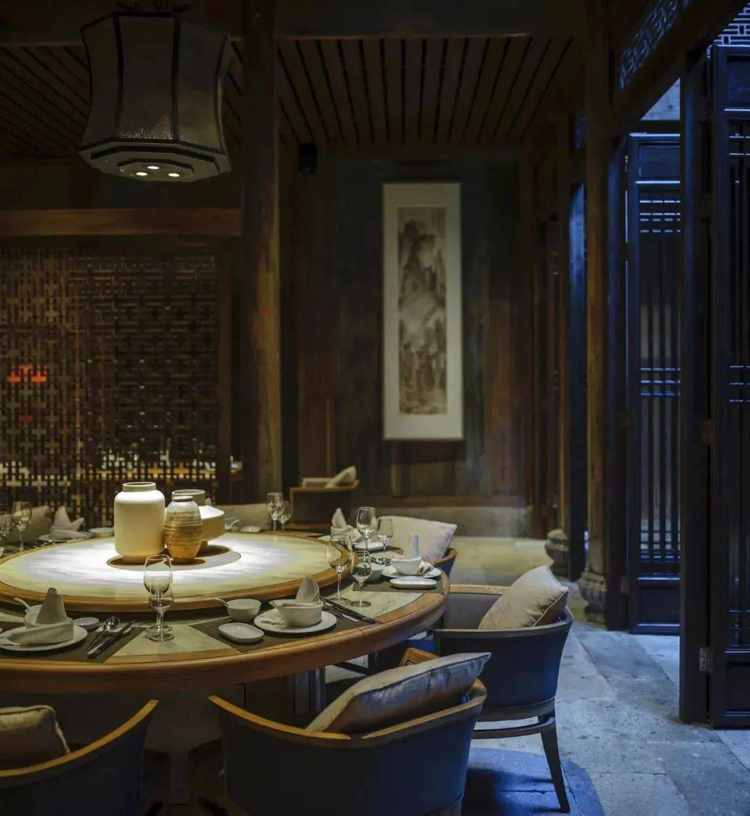 当代杰出室内设计大师jaya ibrahim先生主持设计,建筑与自然充分融合