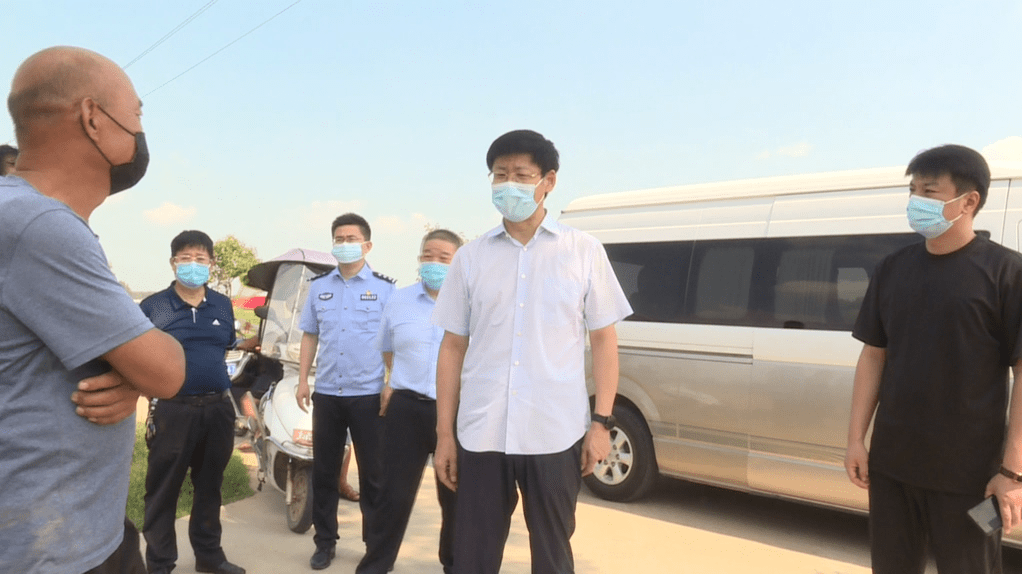 7月15日,社旗县县委书记张荣印带领相关部门负责人深