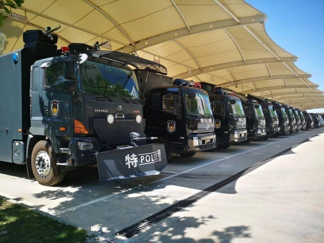 一名特警驾驶员的日常!_鲍纯_任务_车辆