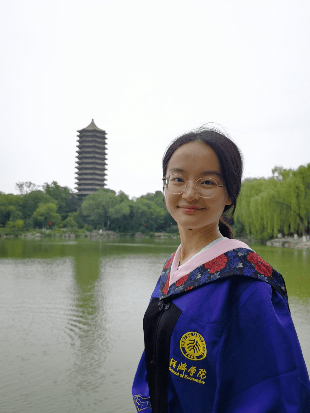 李心怡,经济学院保险学专业2020级硕士研究生,在校期间曾获北京大学