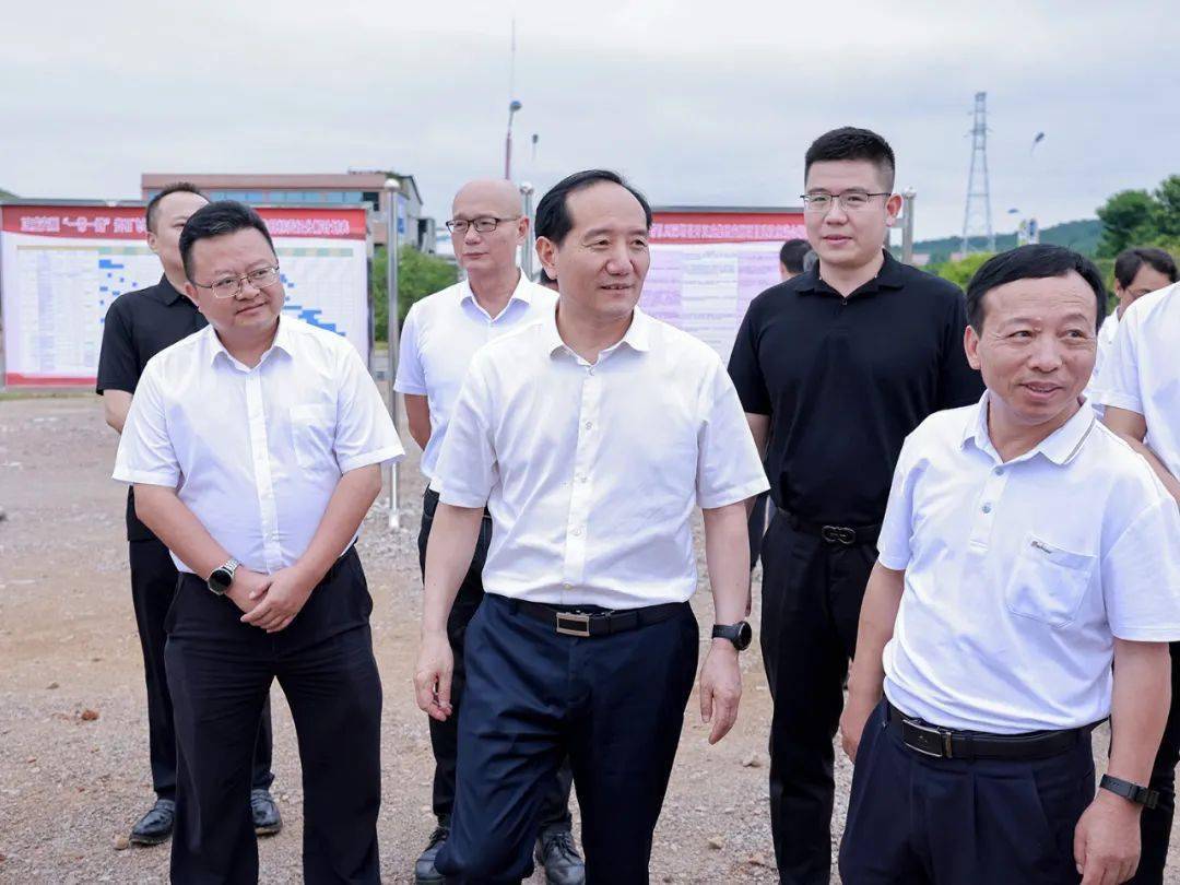 杨昌鹏到西秀区,镇宁自治县和安顺经开区调研重点工业企业和重大工程