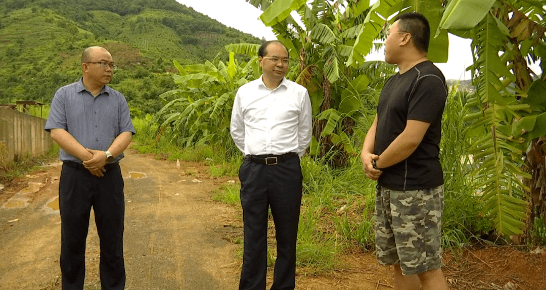 奋进新征程建功新时代黄兴文赴望谟县调研
