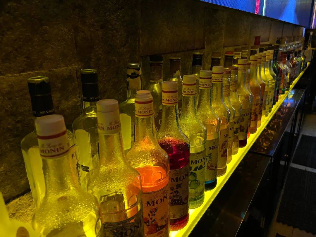 九号查酒突查福田区夜场酒水票证不全地面积水这些问题需改进