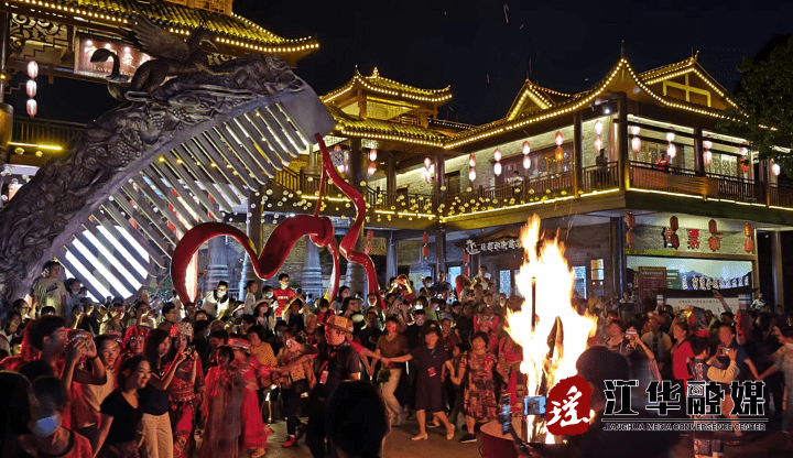 江华水口镇瑶都水街景区迎来周末旅游热潮