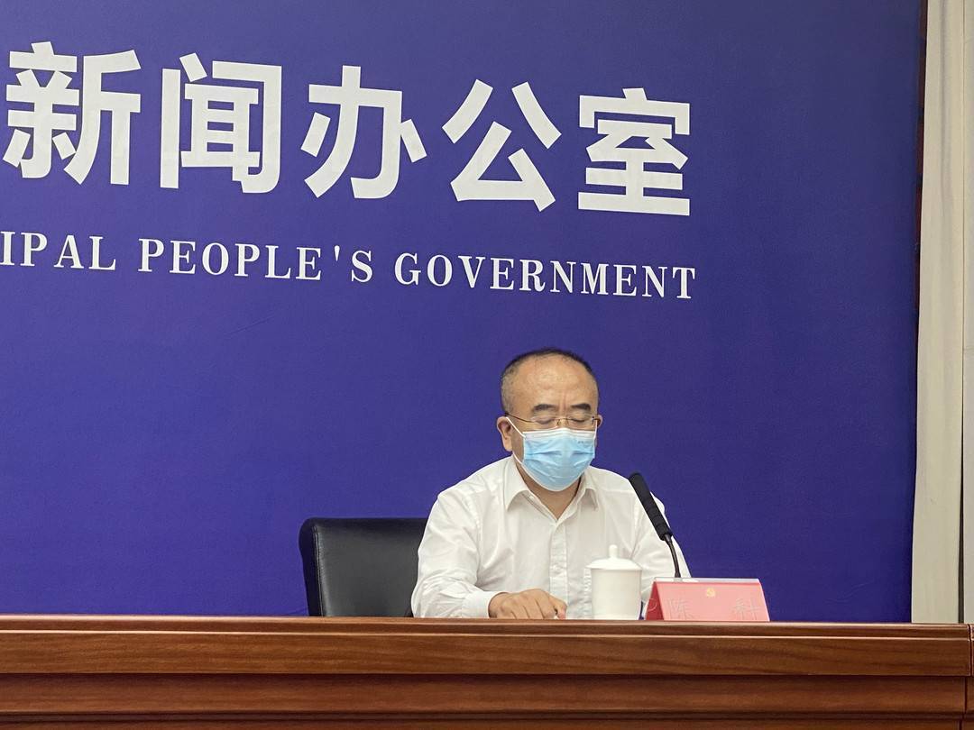 成都市住建局副局长陈科建设工地开展全员核酸检测34万人次目前未发现