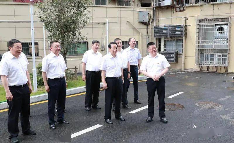 易炼红深入武夷山国家公园(江西片区)和上饶市调研_群众_花园小区