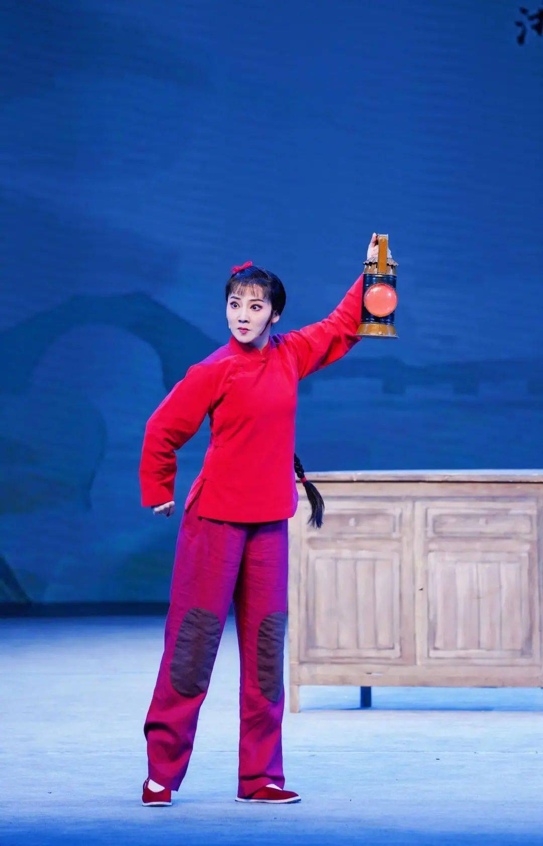 铁梅——楼依婷 四级演员《打棍出箱》新科状元范仲