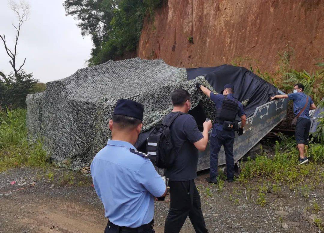 110多名警力在陽春陽東兩地實施統一收網抓獲148人