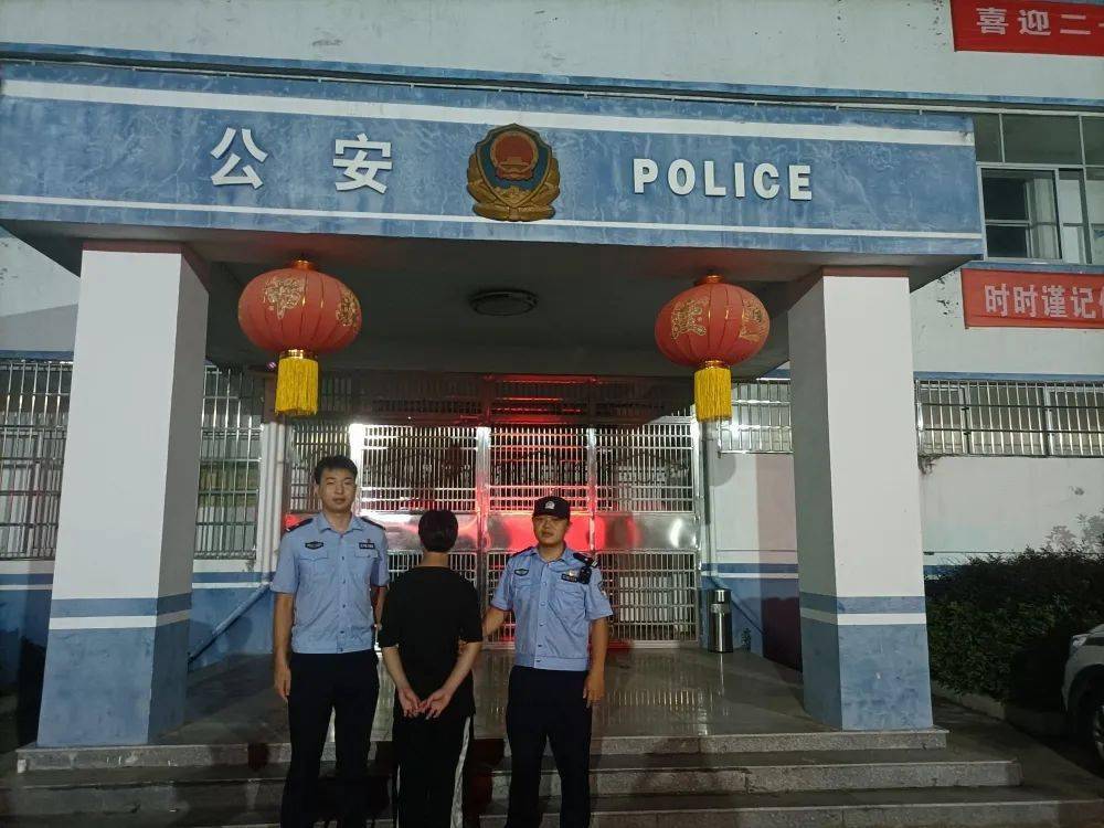 行动期间,共出动7 00余警力,1 60余辆警车,设置检查站1个,抓获违法