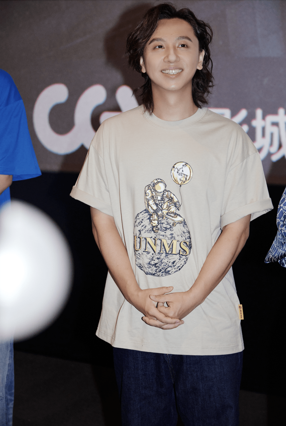 《独行月球》来广路演,马丽现场学粤语夸沈腾"很靓仔"_黄才伦_电影_郝