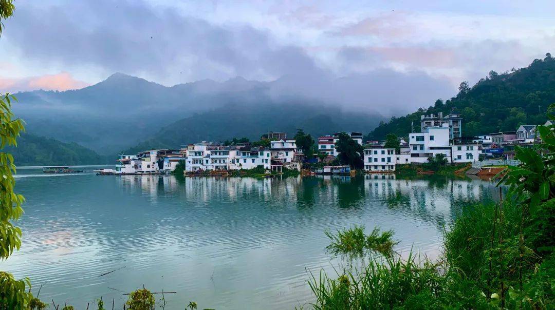 新农村的新气象如何,文人采风作品来展示_半江镇_cm_赵春风