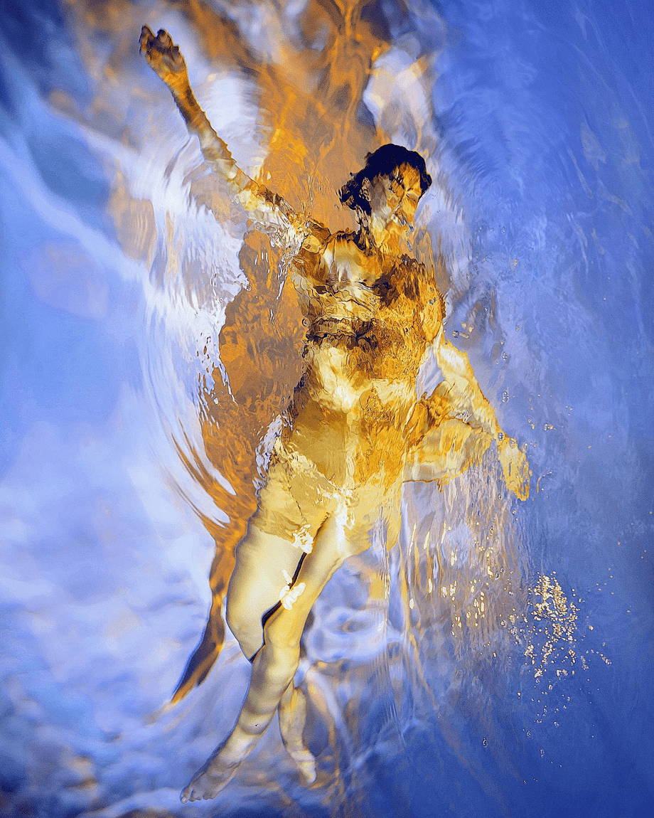 油画般的美,水下游泳的小姐姐被拍得很美_marta_syrko_艺术