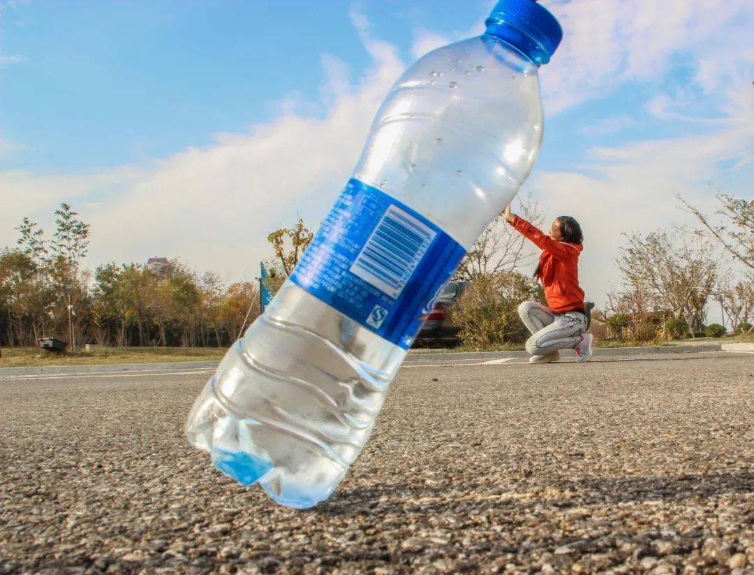 【摄影科普】四十四:如何拍搞笑错位创意照?_效果_蚂蚁_主体