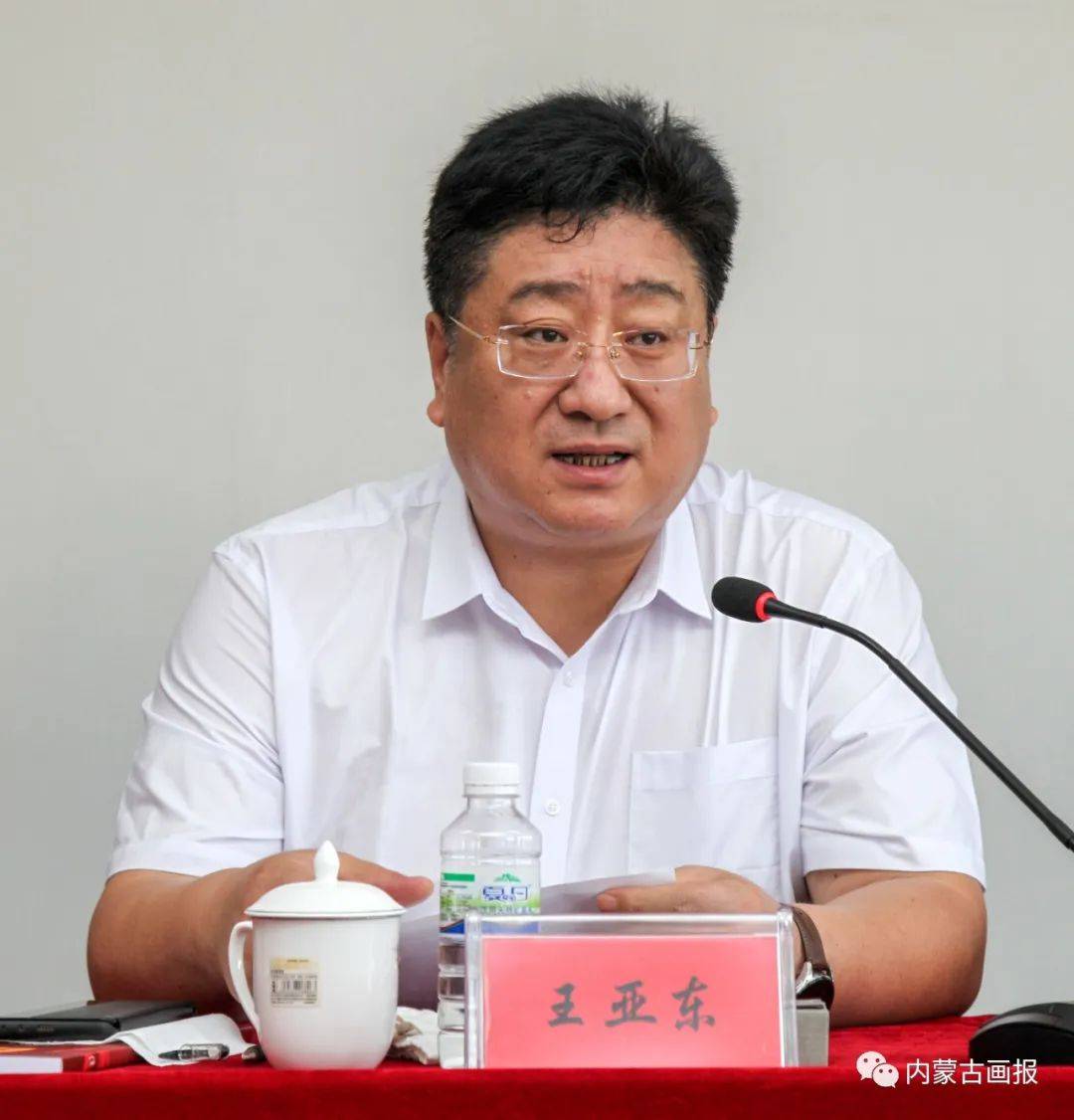 四十载卷巨澜文化梦创新篇内蒙古文化出版社成立40周年座谈会在