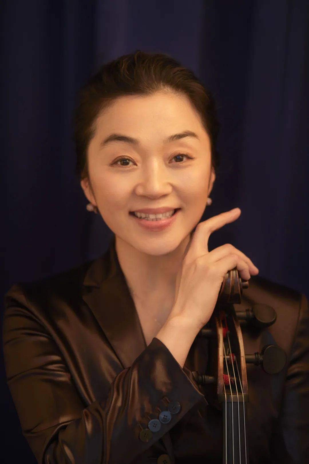 许玉莲,大提琴滑动阅读中国著名大提琴演奏家,中央音乐学院大提琴教授