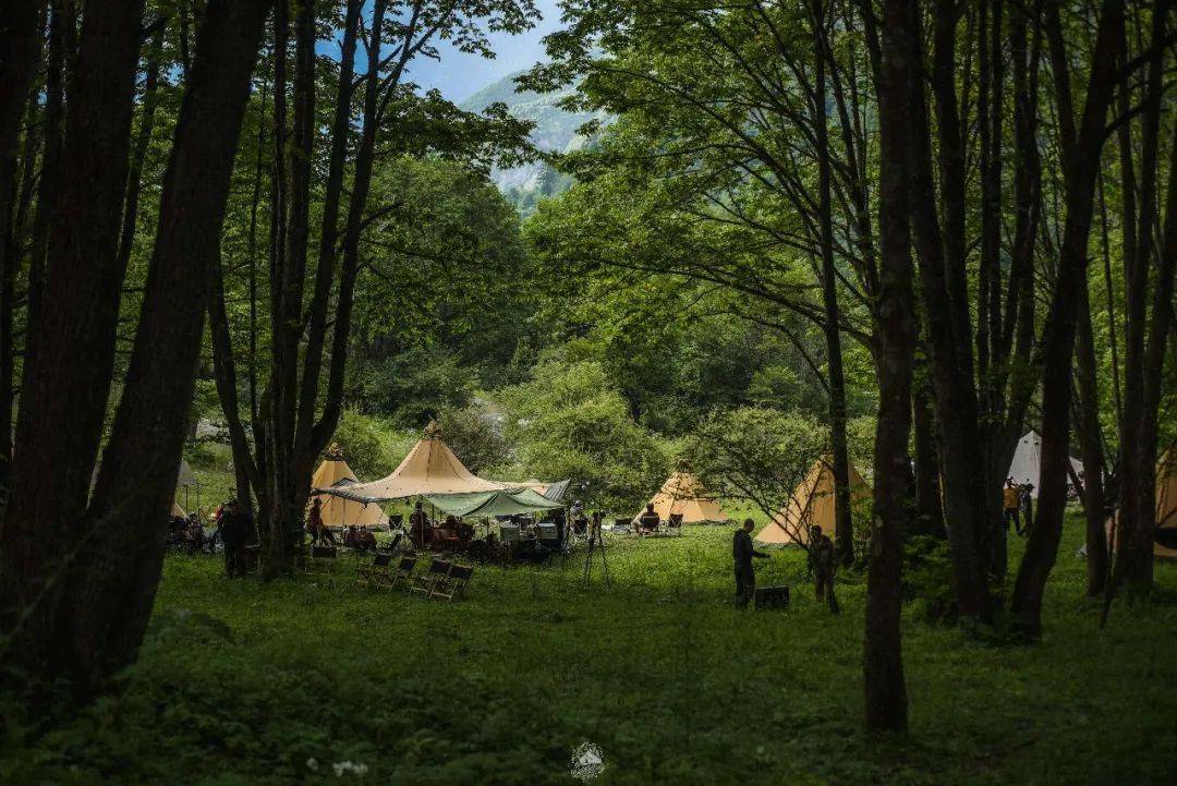 恒美生活亚拉雪山露营之旅荒野音乐会寂静中听大地solo