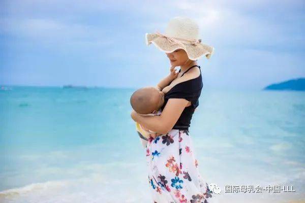 2022年世界母乳喂养周母乳艺术照展播合集