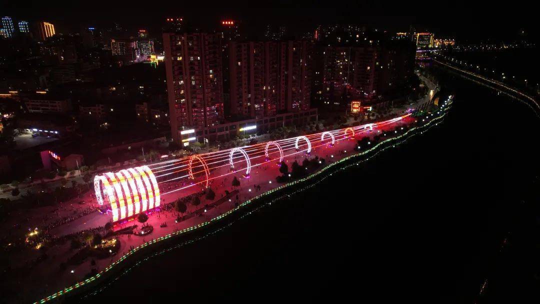 时空遂道,水韵广场上演在七夕广场《郧夕奇缘》巡游活动2022年郧西