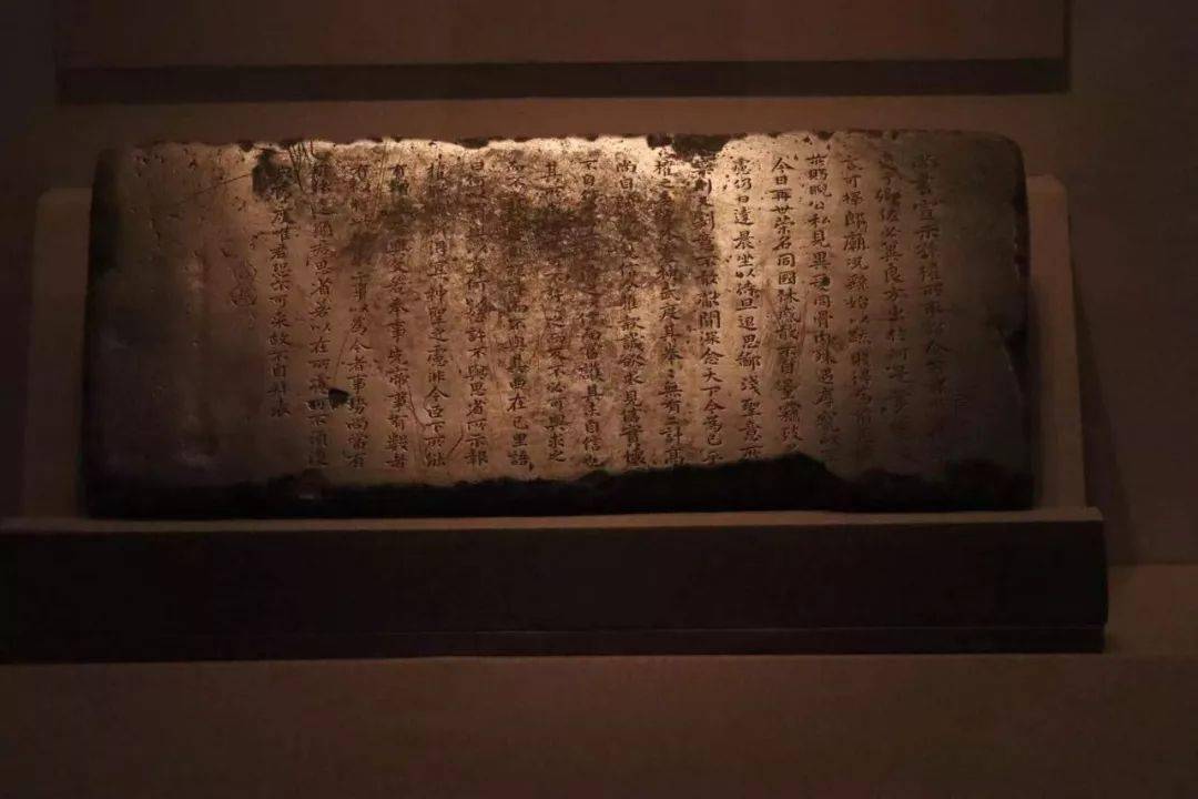 钟繇《宣示表》原石高清欣赏_贾似道_王羲之_刻本
