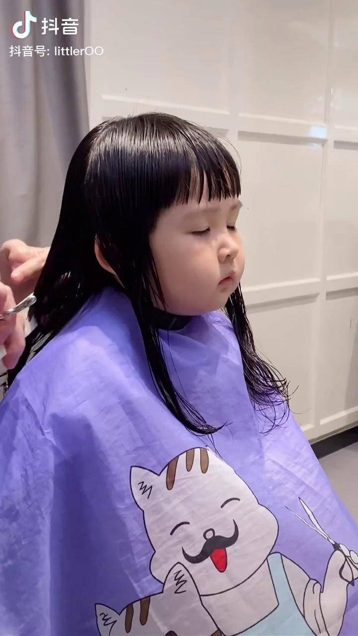 小女孩剪头发变美了开心的样子太可爱了表情包暴发户小方圆都长这么大