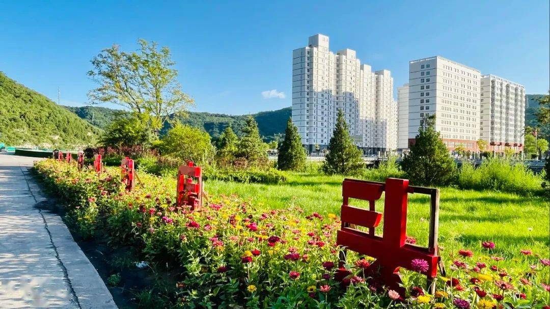 农村人居环境整治系列报道09黄陵县店头镇三招用力扮靓乡村振兴示范镇