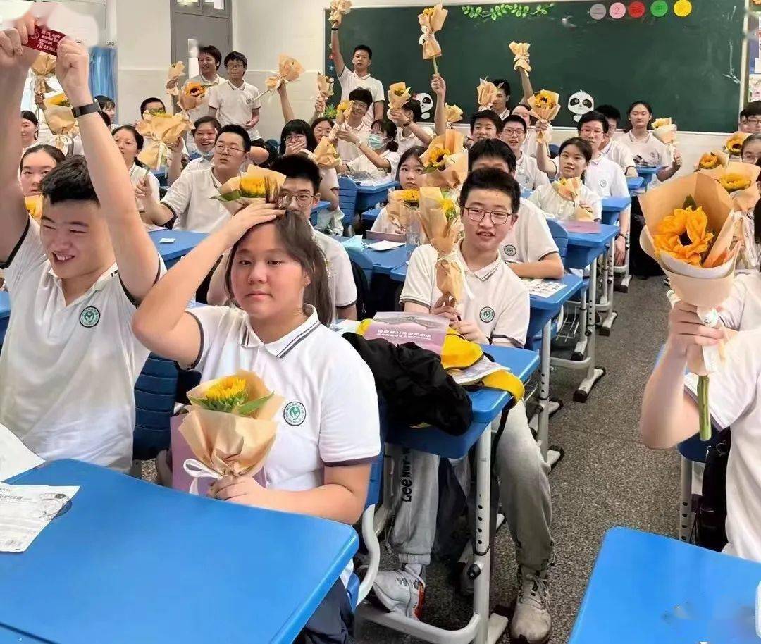 ""晓黑板,将于2022年8月31日正式停止运营和服务.