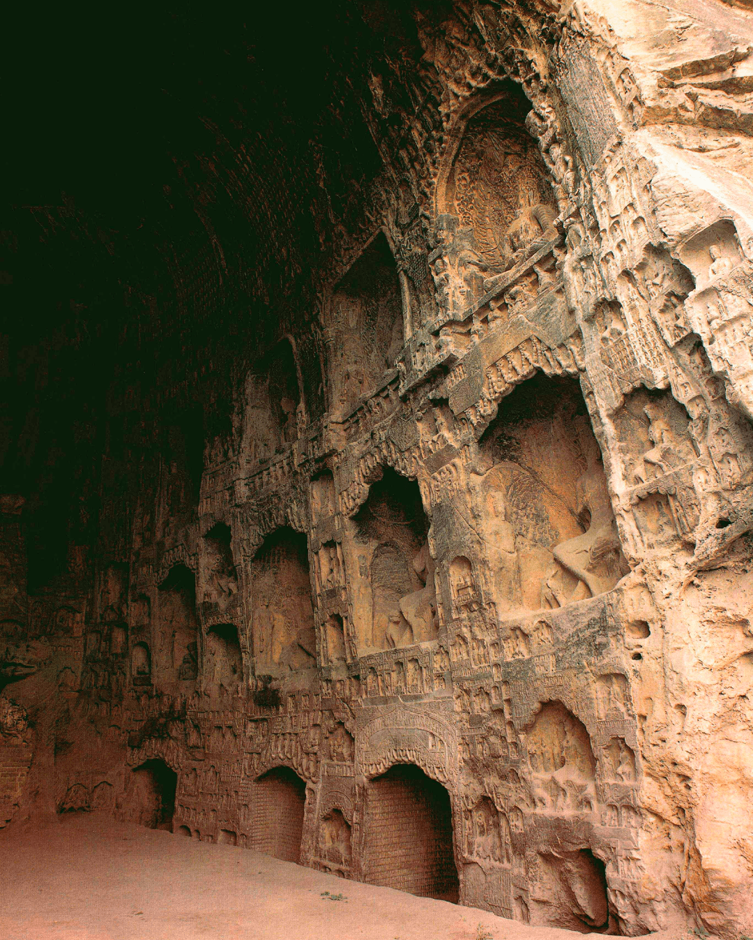 龙门石窟古阳洞照片图片