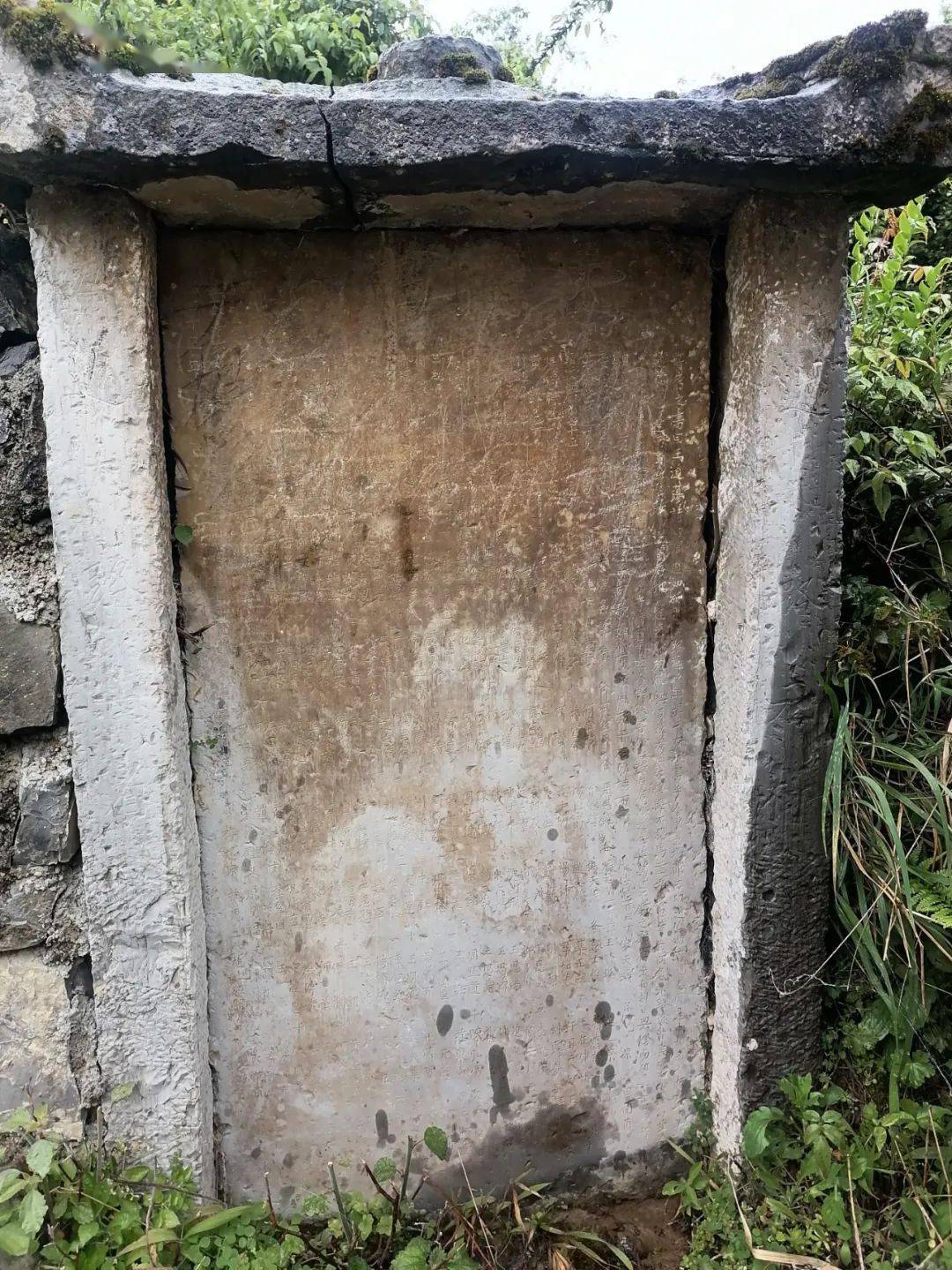 罗义辉摄乐意是离城市不远不近的去处,是恰到好处的,既有经济发展的