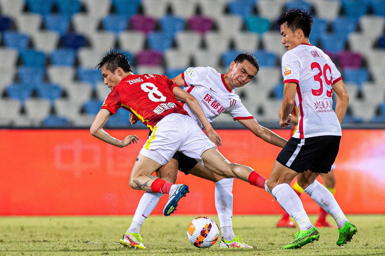 费利佩传射建功助蓉城2比1逆转广州队徐正源自我纠错带来四连胜