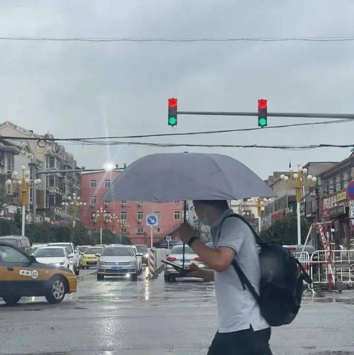 【出门带伞】这周末两天基本天天有雨！再熬12天就出伏了_降雨_北京_白天