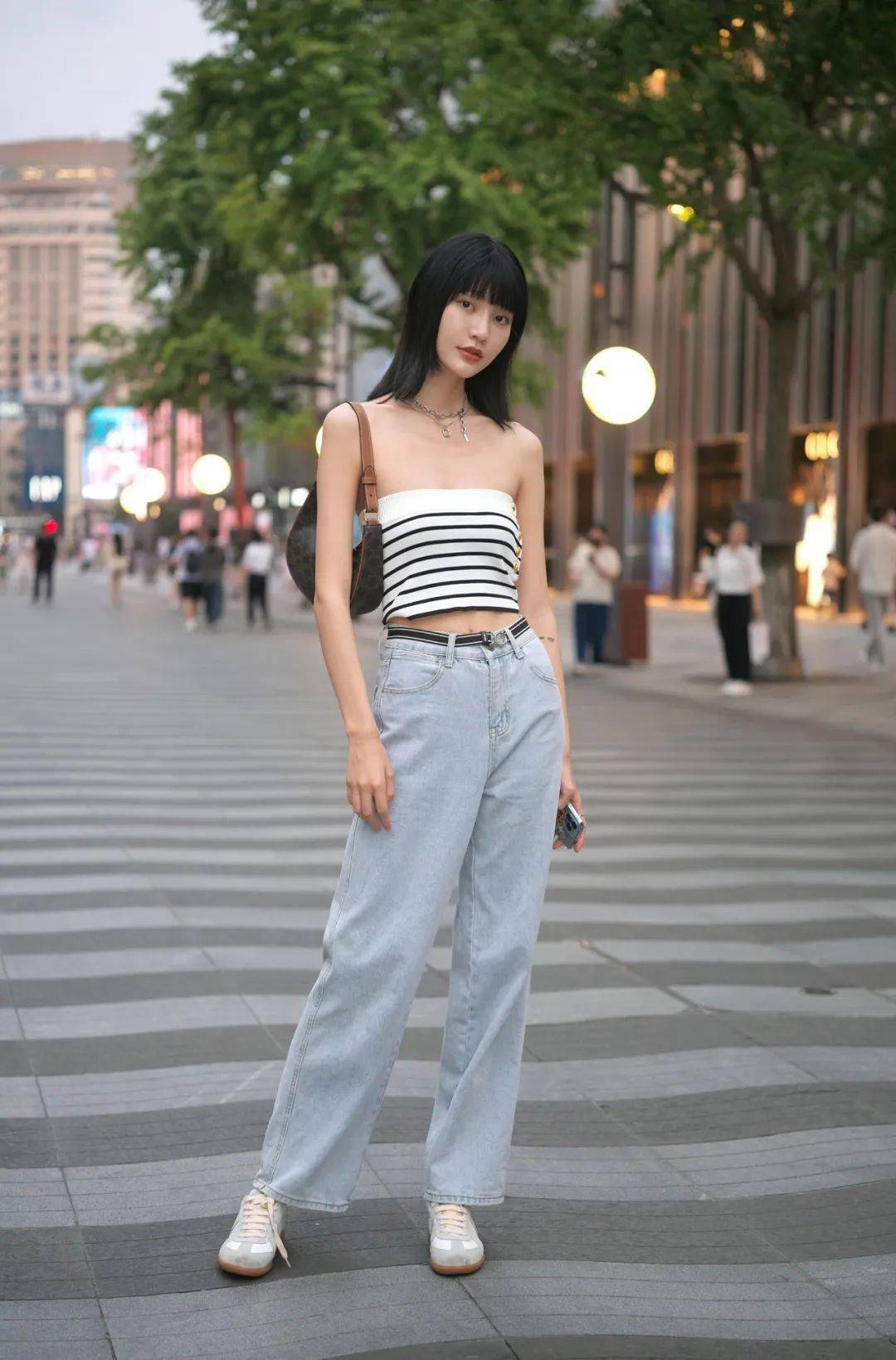 滚叔街拍一件修身背心一条宽松长裤能打一整个夏天