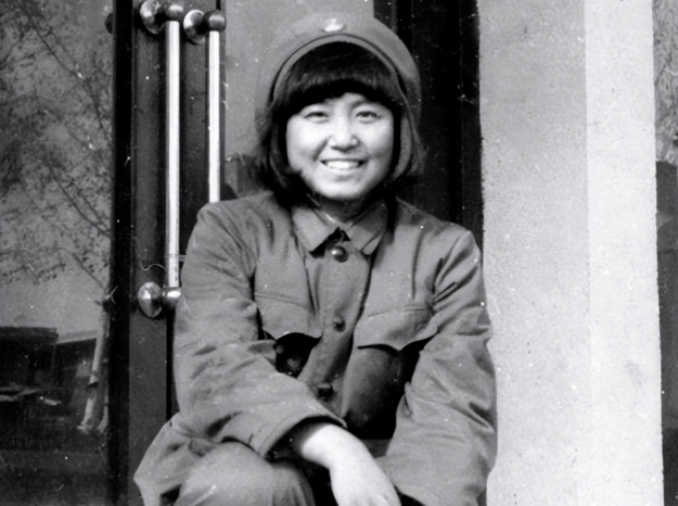 2004年任长霞葬礼14万百姓哭声响彻登封城死因让人心酸