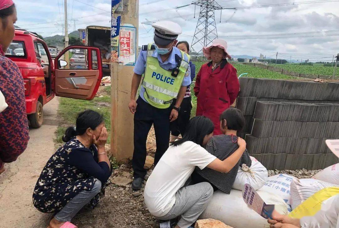罗平一7岁女童竟将他人停放在路边电动三轮车骑走,10余公里后发生事故