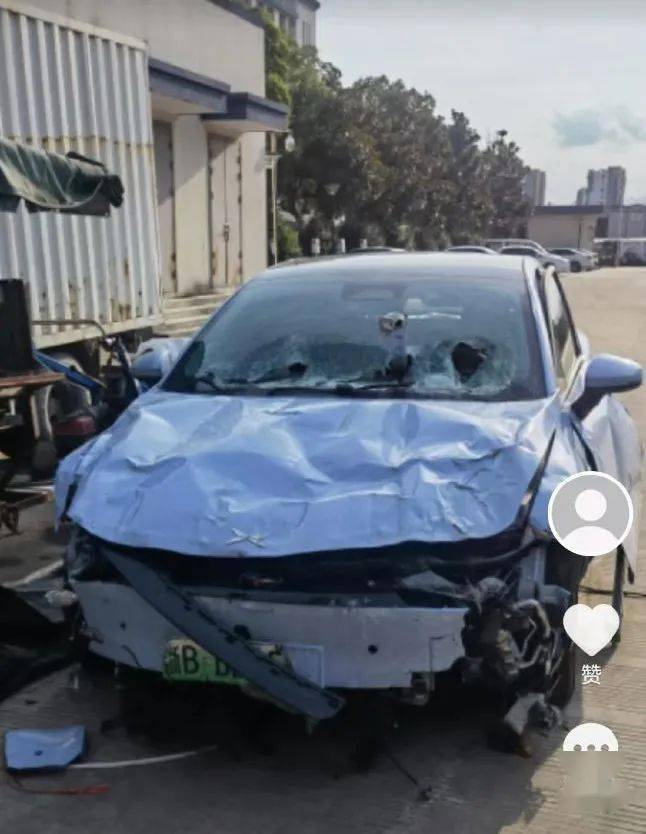 宁波车主开小鹏发生惨烈车祸,被护栏插中身亡_车辆_家属_董先生
