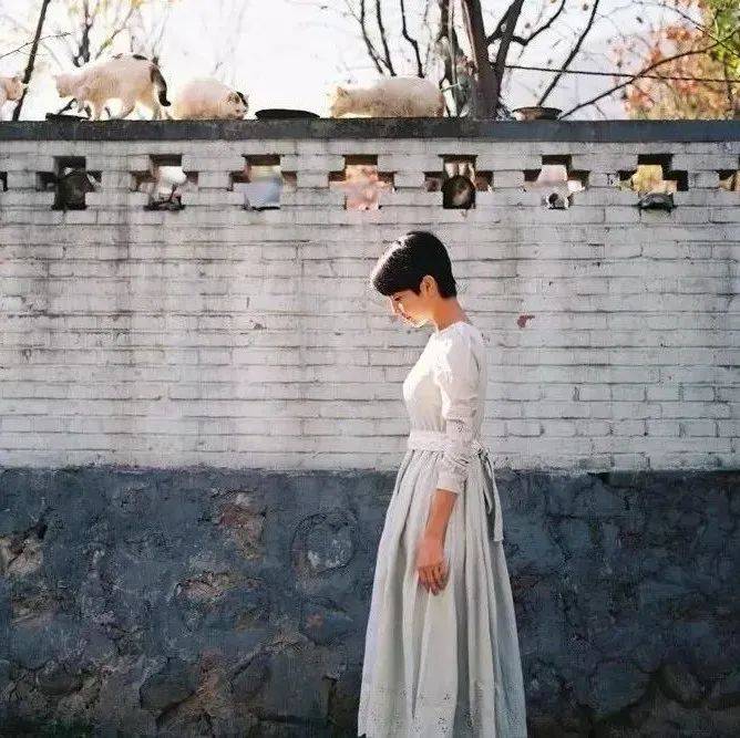 相貌出众的人，往往都有这4个习惯！_气质_一个人_李震东
