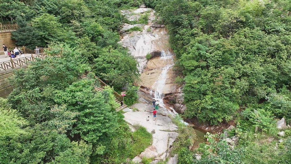 蓝山县湘江源 飞瀑溪涧 纵享清凉