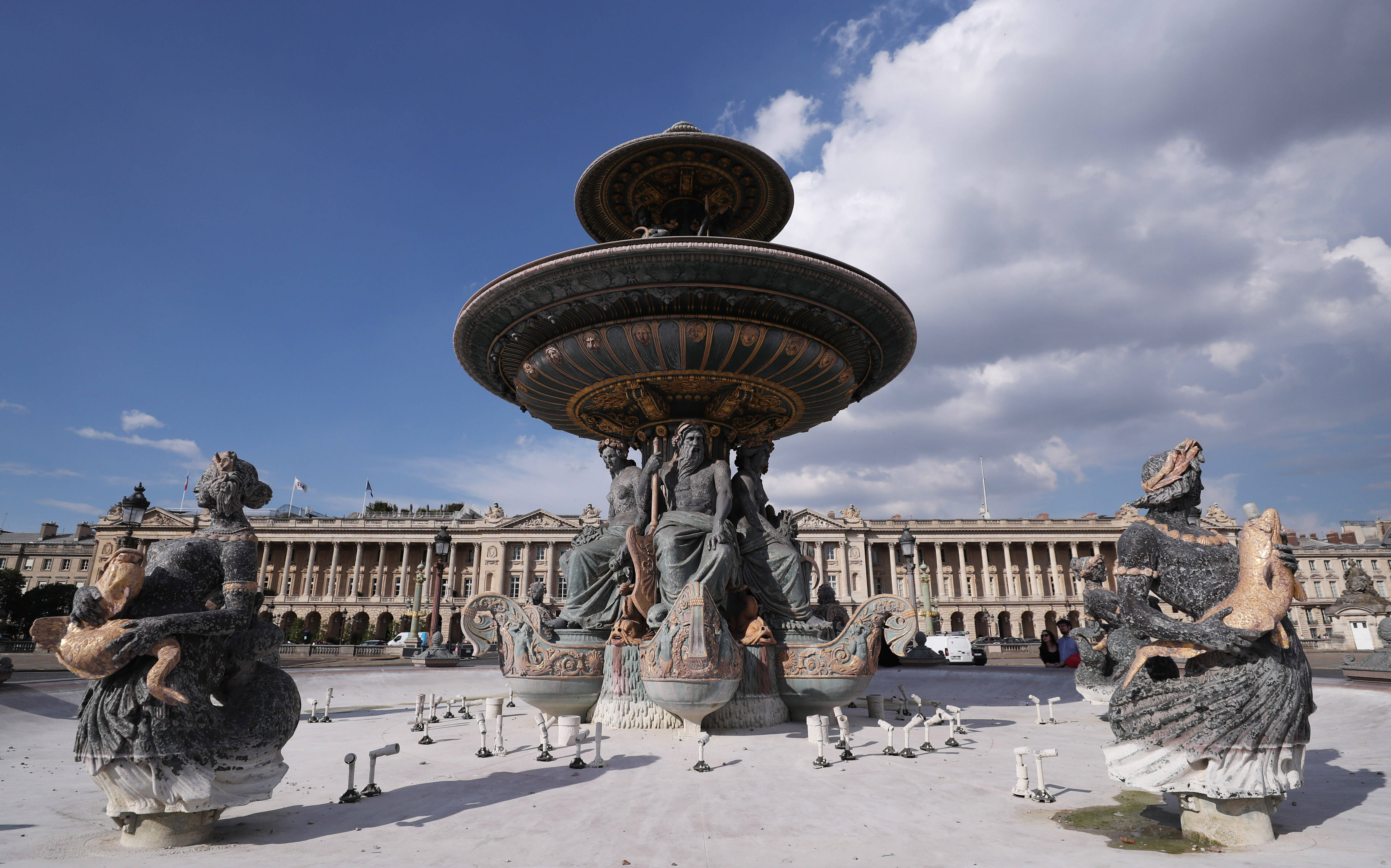 年8月18日这是8月17日在法国巴黎协和广场拍摄的暂停喷水的河神喷泉