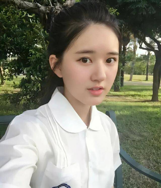 不怕贴标签,学生时代卖馄饨是赵露思走红的伏笔_的发展_沧海_台湾