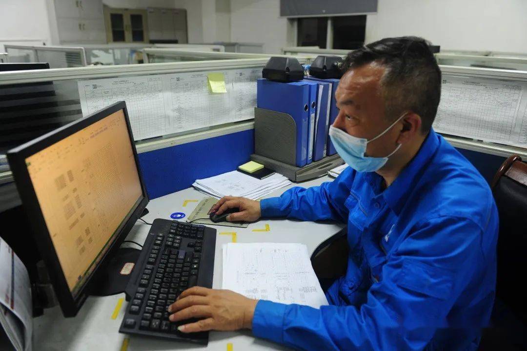 致敬 || 高温下的坚守,你们认真工作的样子"最美"!