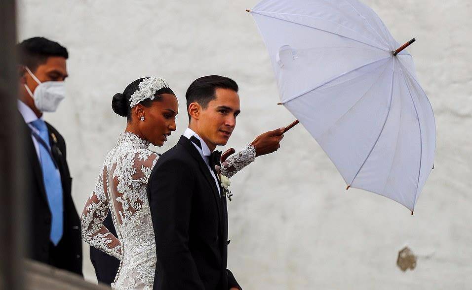 婚纱好惊艳,新郎是副总统儿子_jasmine_款式_元素