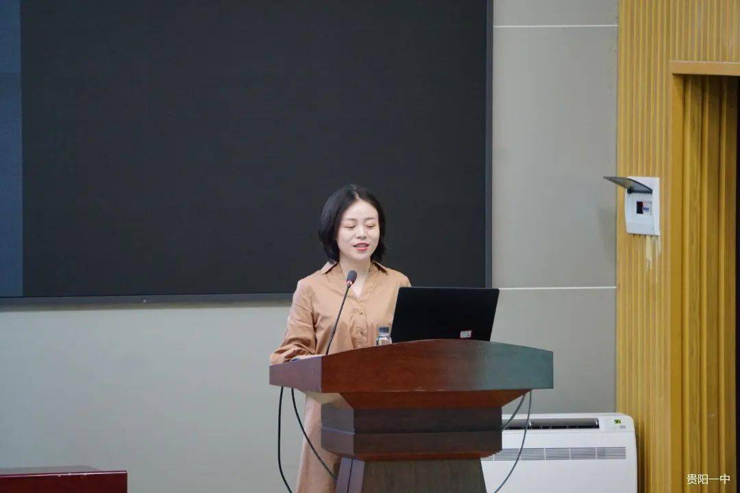 艺术组张军老师信息技术组江玫老师心理组陈美玲老师教师展示结束后